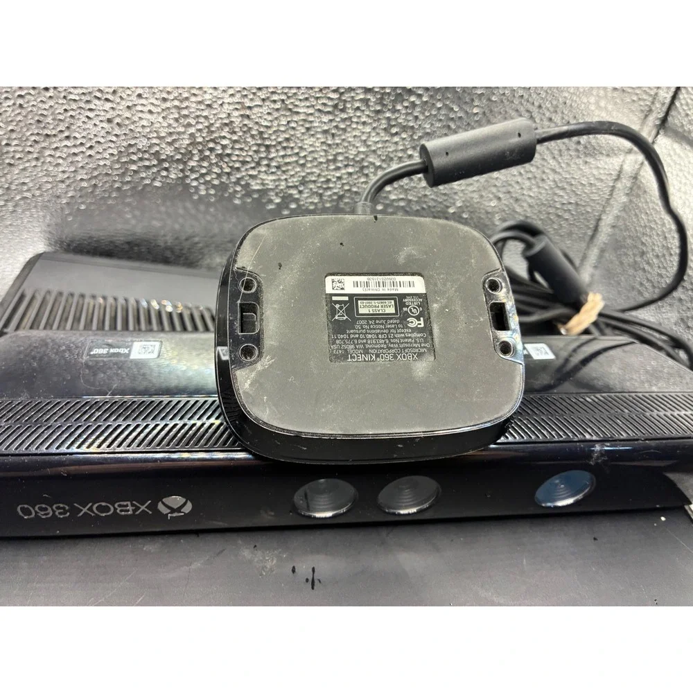 Microsoft Xbox 360 S 1439 4gb Console System Bundle - Tested and Works
